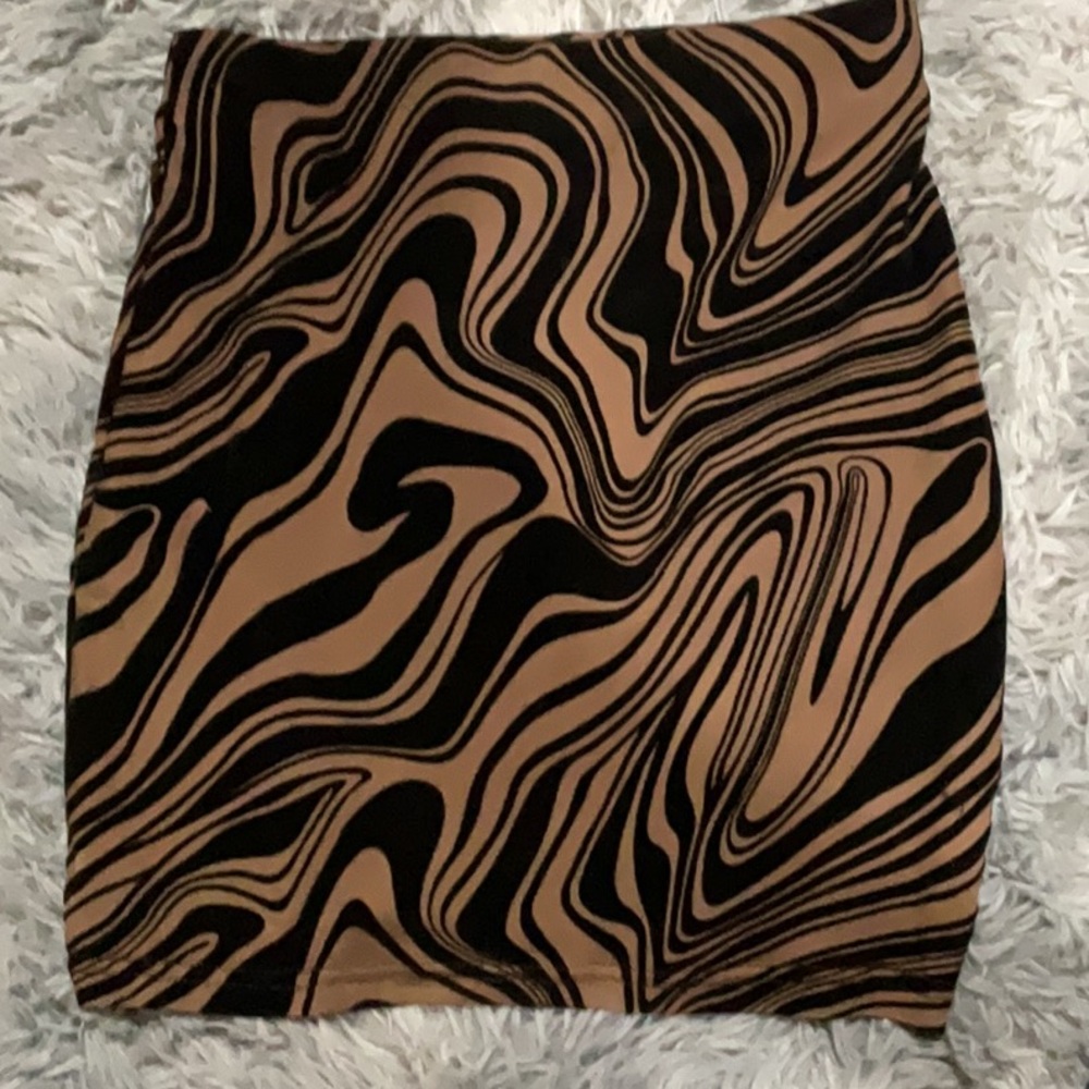 Brown & Black swirl pattern mini skirt
